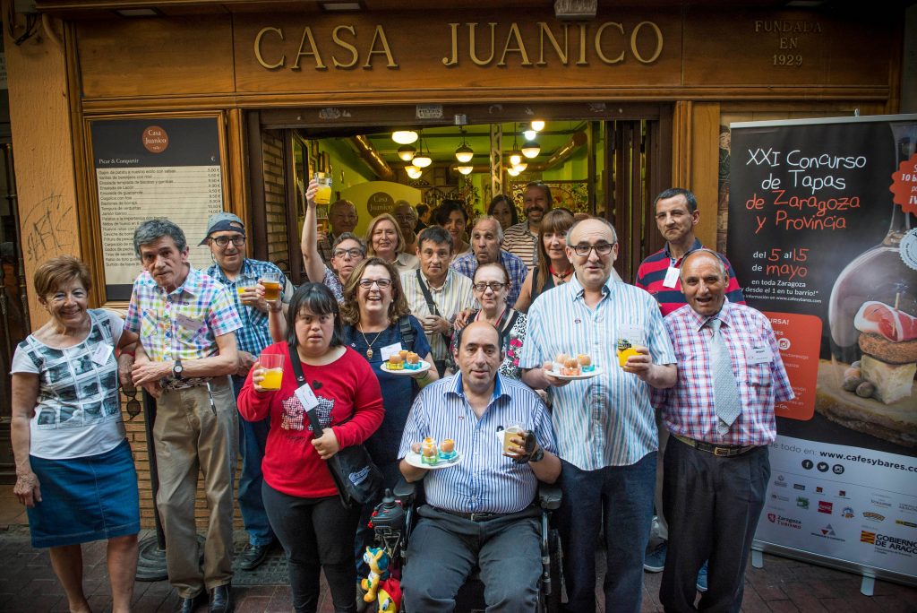 Un grupo de la Fundación Tutelar Luis de Azúa de personas con discapacidad intelectual han disfrutado en Casa Juanico.