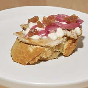 LE PETIT HOSTEL & BAR - Tapa le petit