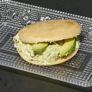 QUIOSCO LA TIROLINA - Arepa reina pepiada 🚫🌾